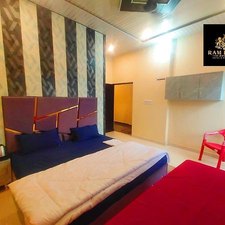 Hotel Rambhoomi Ayodhya Buitenkant foto