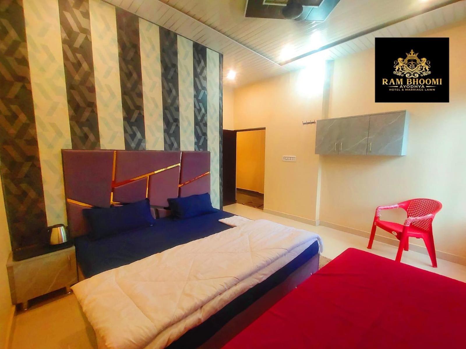 Hotel Rambhoomi Ayodhya Buitenkant foto