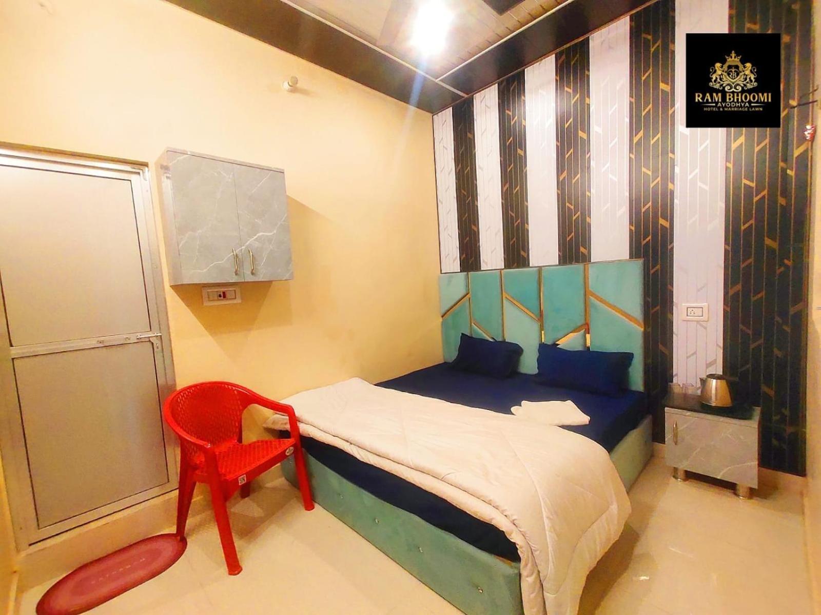 Hotel Rambhoomi Ayodhya Buitenkant foto